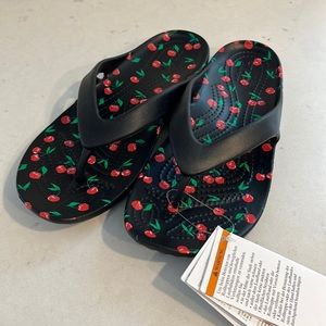 Crocs flip flops - cherry 🍒 pattern NEW